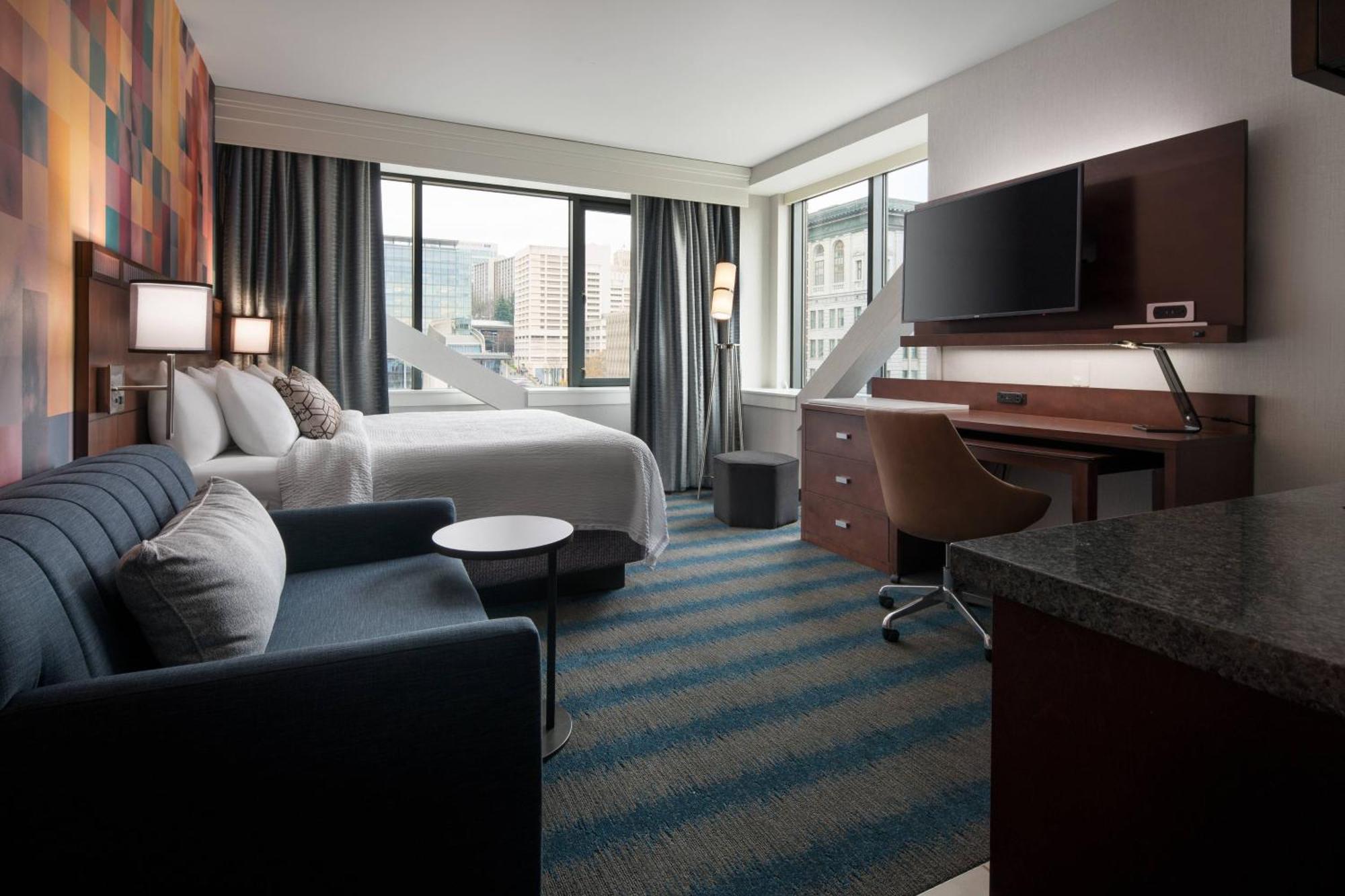 Отель Courtyard Seattle Downtown / Pioneer Square Экстерьер фото