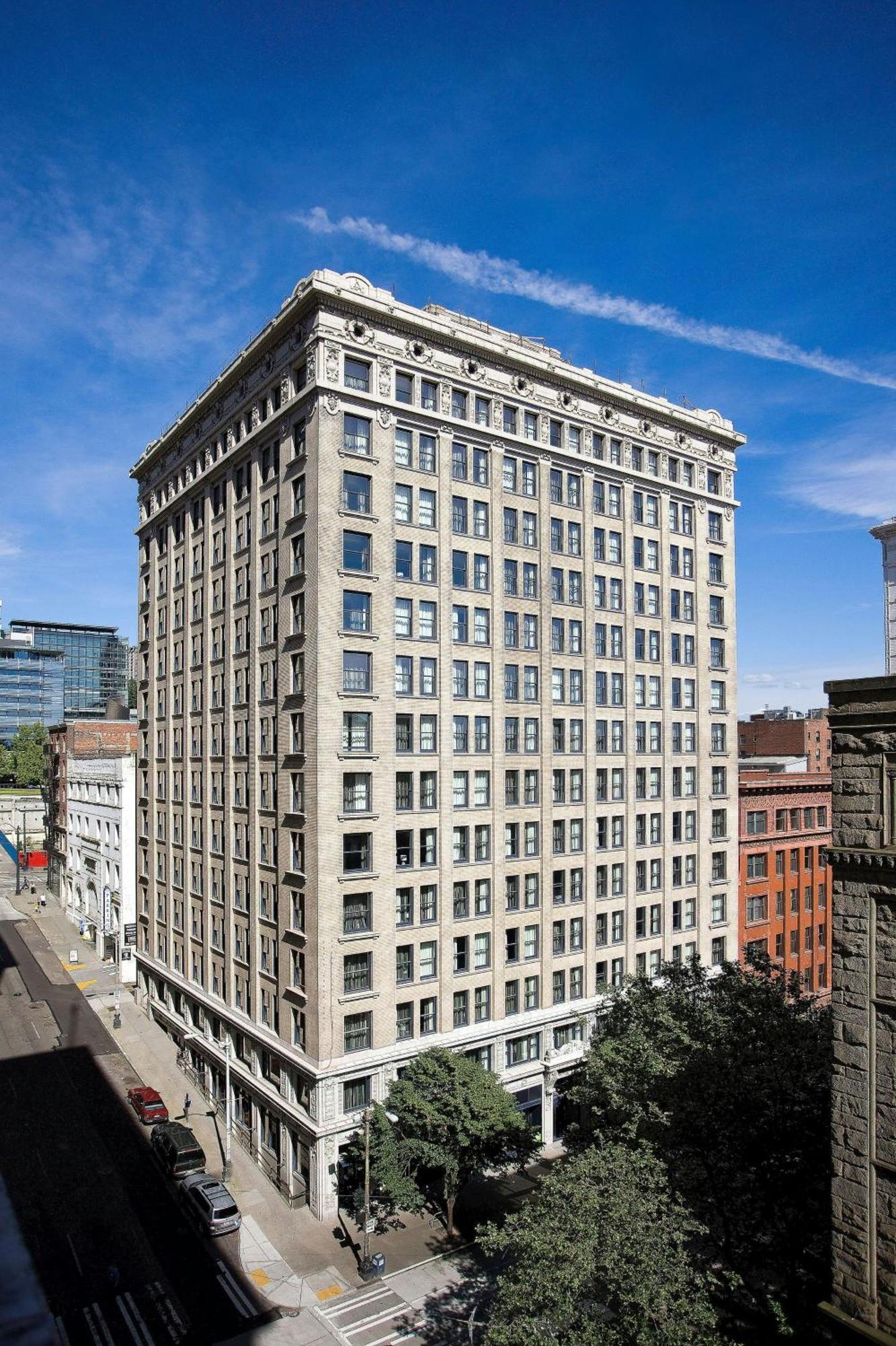 Отель Courtyard Seattle Downtown / Pioneer Square Экстерьер фото